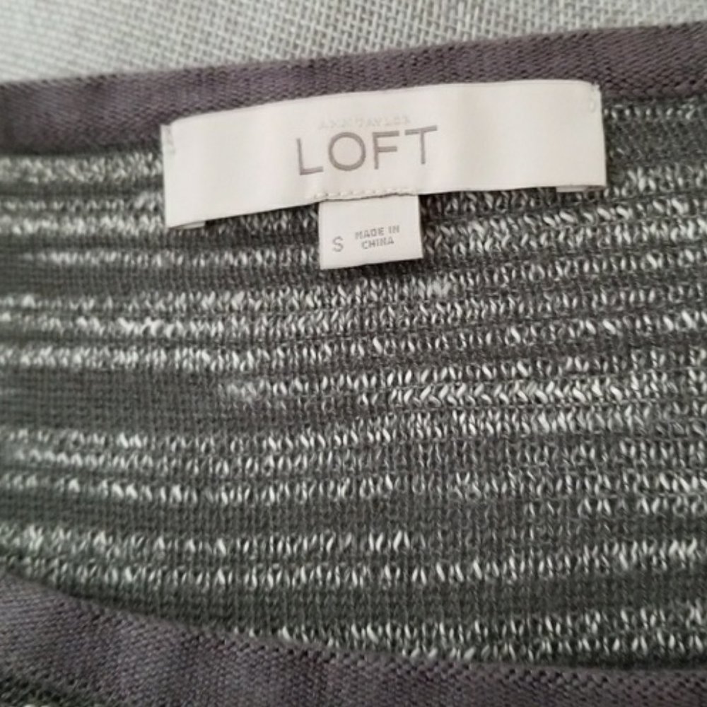 Loft Lightweight Pullover Sweater Small - image 4